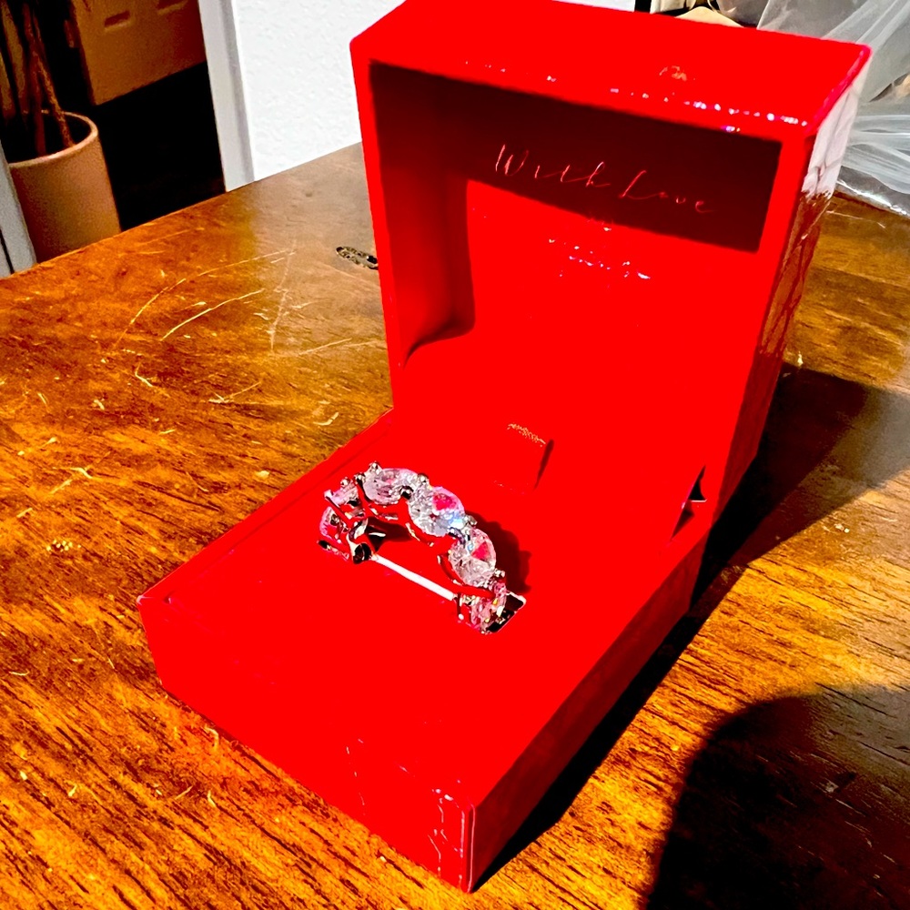 JaclynRoxanne The Rendezvous Ring - Rhodium 💍